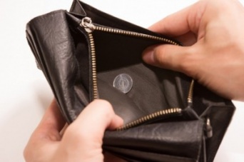 自分より低収入な男性と付き合える？　約6割の女性が……