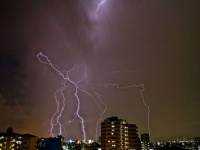 雷なったらどうすれば？（画像はイメージ）