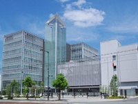 松山市大手町にある愛媛新聞社本社（Joさん撮影, Wikimedia Commons