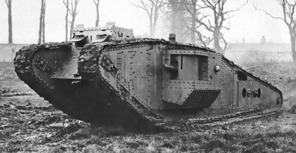 モデルとなった第一次大戦期の菱形戦車（Wikimedia Commonsより）