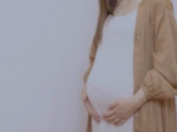 「妊娠中、遠距離恋愛の彼氏に会うため乗った特急列車。私のお腹を見て隣席の女性客が」（秋田県・40代女性）