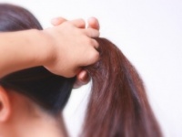 本能で見てしまう!?　「セクシーだなぁ」と思う女性の仕草3パターン