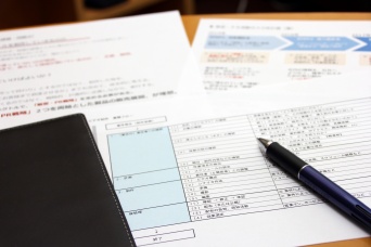 廃車の手続きに必要な書類とは？実家の車を廃車にしたい時はどうすればよい？