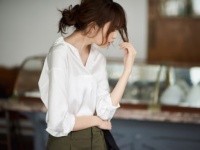 秋まで着倒せる神アイテム。ユニクロで絶対買いたいトップス7選