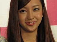 板野友美
