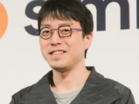 成田悠輔