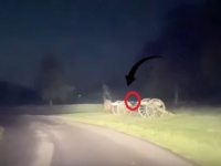 南北戦争跡地に幽霊？ツアー中の車の前を2つの人影が横切り走り去る（アメリカ）