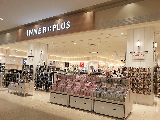 肌着売り場「インナープラス」