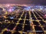 花火の海におぼれる。ドローン撮影された光景にうっとりする…