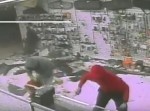 たった３１秒で犯行終了！　海外の強盗グループの手口がド派手すぎる