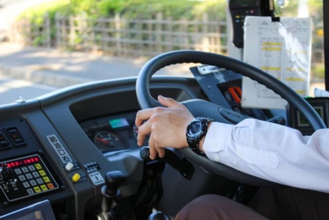 降車ボタンを押したら運転手が......(画像はイメージです)
