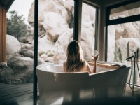 【心理テスト】あなたのお風呂の入り方は？ 「あなたの金遣いの荒さ」