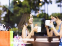 蜜の味がするのは「友だちのコイバナ」と「別れそうな話」ならどっち？⇒60％の女子が選んだのは……。