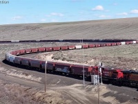 その数何と200両以上！アメリカの穀物貨物列車が長すぎて終わりが見えない