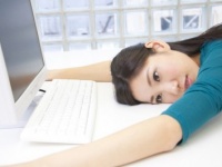 シャキッとしよう！　日中の眠気を覚ます方法3つ