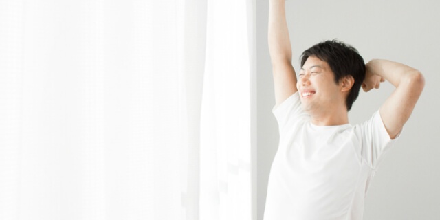 朝の男性
