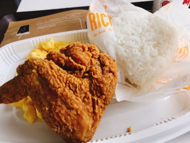 世界のマクドナルド インドネシアのマクドナルドで味わう最高の辛ウマなフライドチキンとは デイリーニュースオンライン