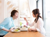 アラサー女子の本音！ 「結婚相手には○○してほしい」的な理想・4選