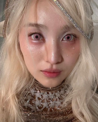 Instagram:百田夏菜子(@kanakomomota_official)より