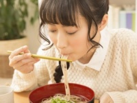 2日に1回!?　働く女性たちが「めん」を食べる頻度はどのくらい？