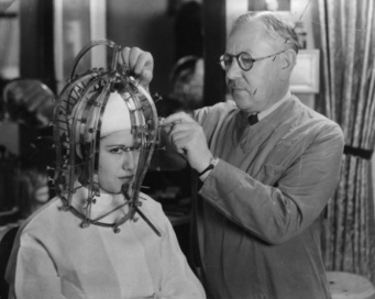 1930年代に開発されたアメリカの美顔計測器が恐怖以外見当たらない