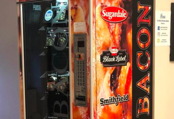 オンリーアメリカ感がすごい。オハイオ州の大学にはベーコンの自動販売機がある（トリビア？）