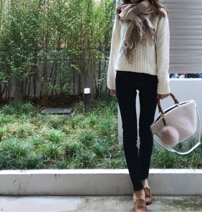 【全身ユニクロコーデvol.9】着太りしない美シルエット。ユニクロ×JW ANDERSONコラボの白ケーブルニット