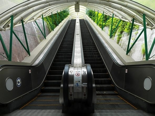 これが日本一長いエスカレーターだ