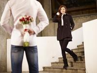 そんなこと考えてたの!?　男性がホワイトデーのお返しを女性に渡すときに考えていること3つ！