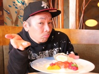 【ツートンカラー上田のメンズのための夢の国男塾！】「男ならクリスマスの豪華な食事をしてテラスから優雅にパークをのぞいちゃう！」の巻