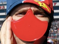 東京オリンピックに役立つかも？飲みながら試合を観戦することができる面白カップが登場