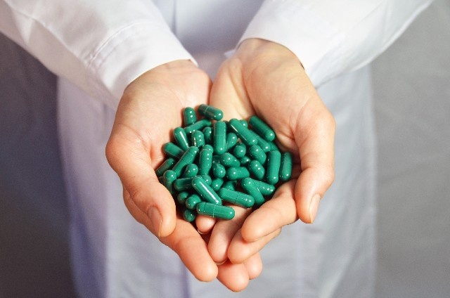 薬剤師のブラック化も社会問題に（写真はイメージです）