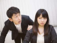 約〇割の女性が「仕事を辞めてしまえ！」と思ったことがある！「無責任」「よく休む」