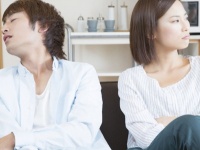 うっそ、バレた？　周囲に「あの人、生理」とバレてしまった、残念な理由4つ