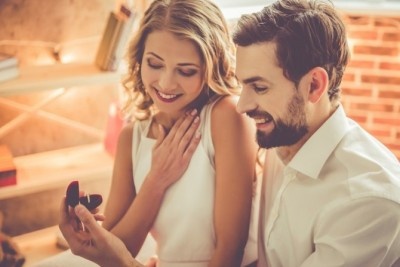 男女でちがう結婚を決めるタイミングまとめ～彼がなかなかプロポーズしてくれない理由～