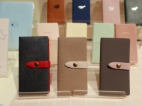 スマホより小さい!?　2024年の手帳はとにかくコンパクト。ロフト ダイアリー＆デコ展示会レポート