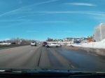 水たまりでスリップした車。　→回転するも奇跡的に無傷で復活！