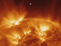 掟破りの黒点から最強クラスの太陽フレアが発生、もうすぐ地球へ到達