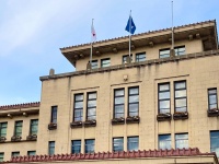 タクシーで『女性にわいせつ行為』、生徒を殴り【けが】をさせる…　男性教諭2人「懲戒処分」