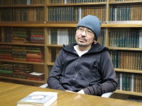 『ミライミライ』（新潮社刊）の著者、古川日出男さん