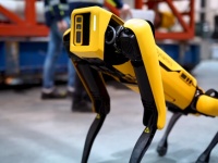 あの犬型ロボット「スポット」が、石油採掘場で運用試験。しっかりノルマをこなしていたよ。