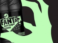舌が真っ黒になるファンタがハロウィンにあわせて期間限定販売（アメリカ）