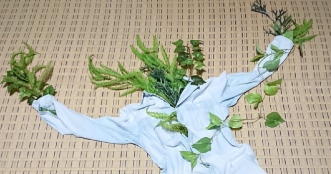 だらしない日常が、ホラー展開に　脱ぎ捨てた服にひと手間加えた結果にゾッとする