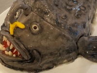 誕生日のリクエスト「チョウチンアンコウ作って」　その結果...襲いかかってきそうなケーキが爆誕
