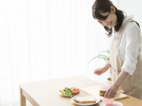 コイツが彼女でマジ良かった～！　仕事で忙しい時に、彼女にしてもらえたらうれしいコト3つ！