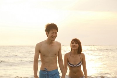 子どもみたいにはしゃぎたいの！　女性が夏の「海デート」で彼としたいこと4選