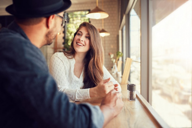 年下男性がする年上女性の口説き方