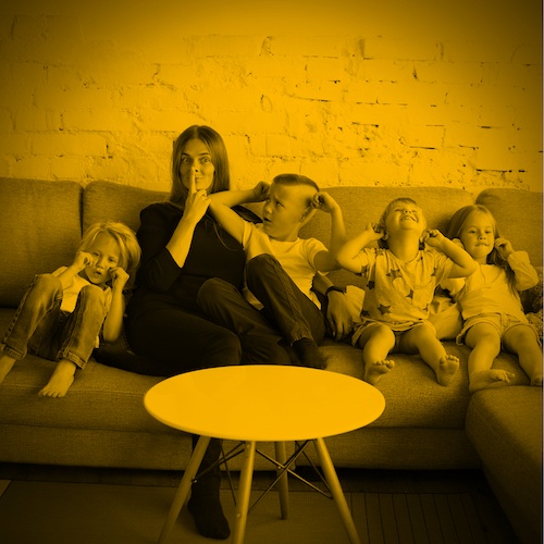 （C）shurkin_son / Shutterstock