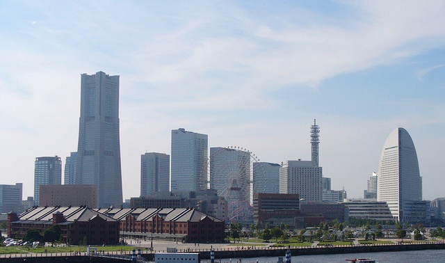 横浜市みなとみらい地区（Dick Thomas Johnsonさん撮影、Flickrより）