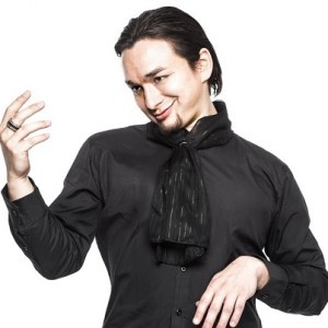 （画像：PAKUTASO）結婚相手は「出世しそうな男がいい」と思っている女性への注意ポイント